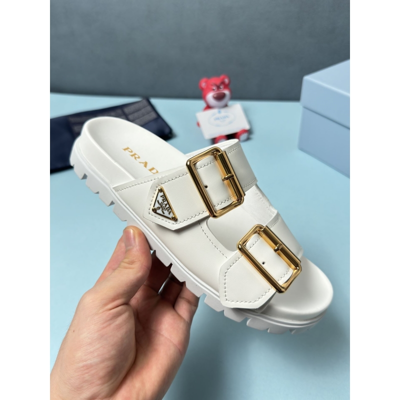 Pra*a slippers